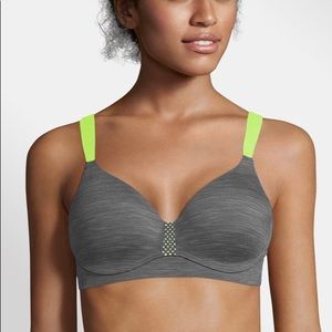 🌿 NWOT Maidenform sports bra